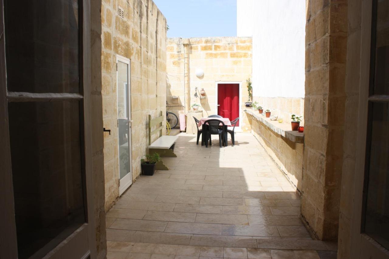 Vertical Climbing Malta Qrendi Esterno foto