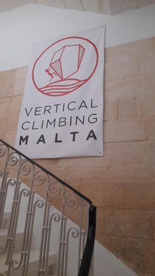 Vertical Climbing Malta Qrendi Esterno foto